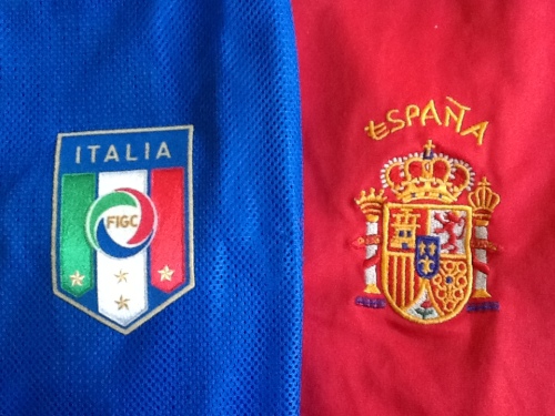Itália x Espanha, do meu sangue para a coleção de camisas - Foto: Ricardo Zanei 